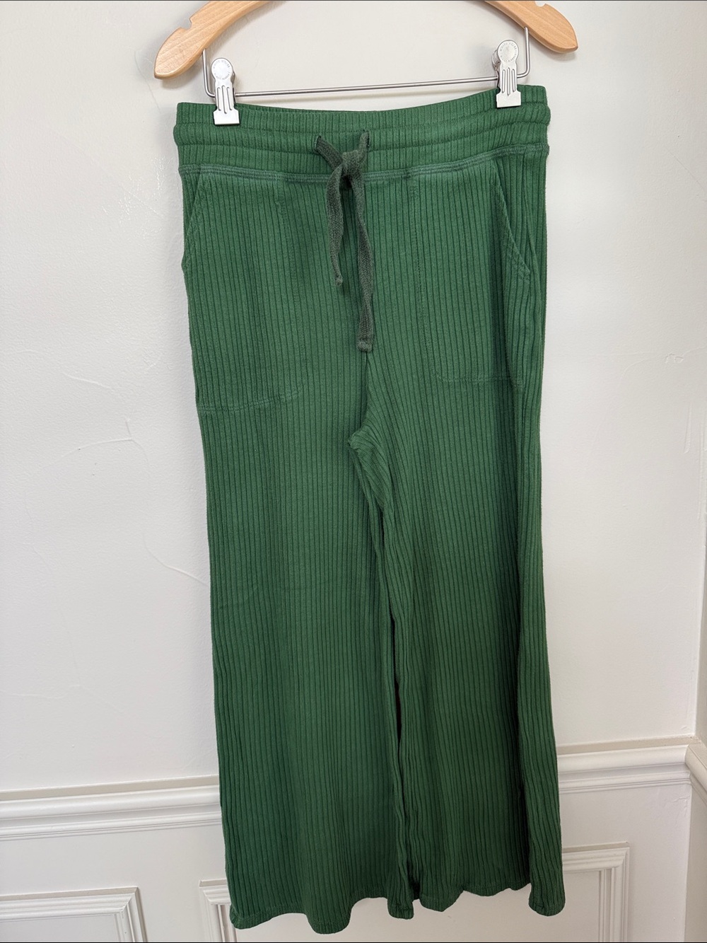 Beyond Yoga Green Ribbed Tank & Bottom Set - Picture 2 of 8